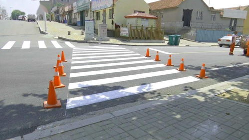 创城进行时 完善道路安全设施 让乳山的交通更加文明有序