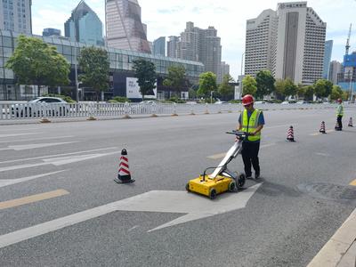 雨季临近,福田高科技探测道路地面坍塌隐患