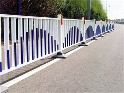 河南道路护栏进行涂漆的原因是什么