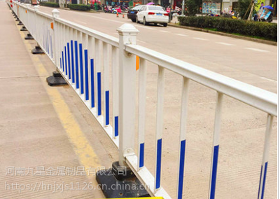 城市道路护栏 守护交通安全与市容的重要设施